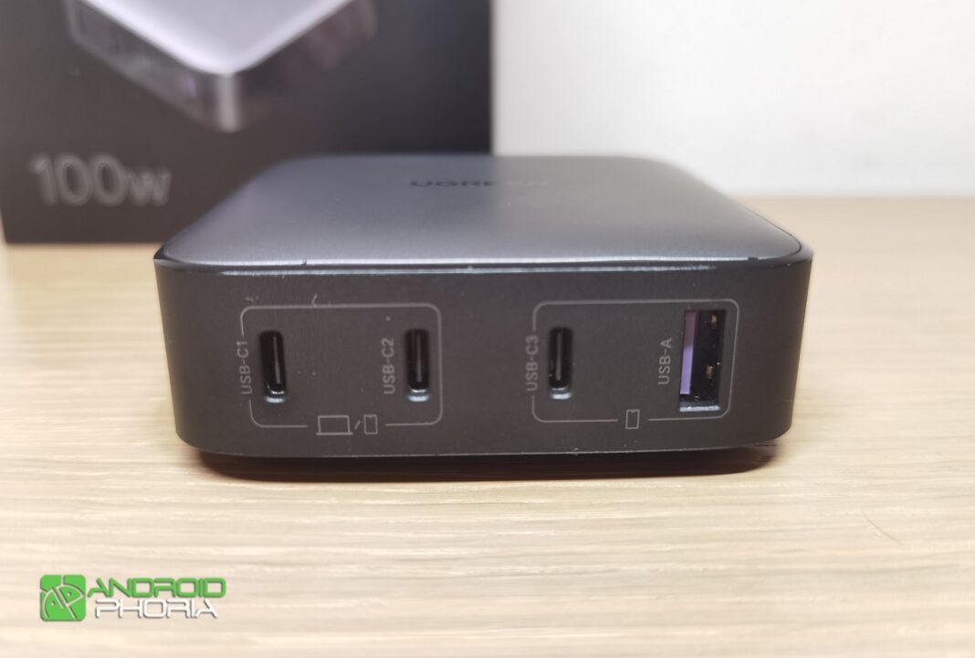 UGREEN Nexode 100W puertos