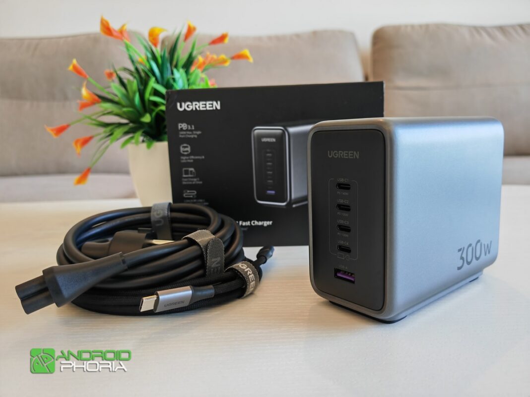 UGREEN Nexode 300W accesorios incluidos