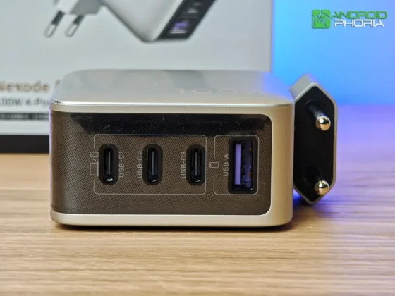 UGREEN Nexode Pro 100 W en una de sus caras tiene sus cuatro puertos USB de carga