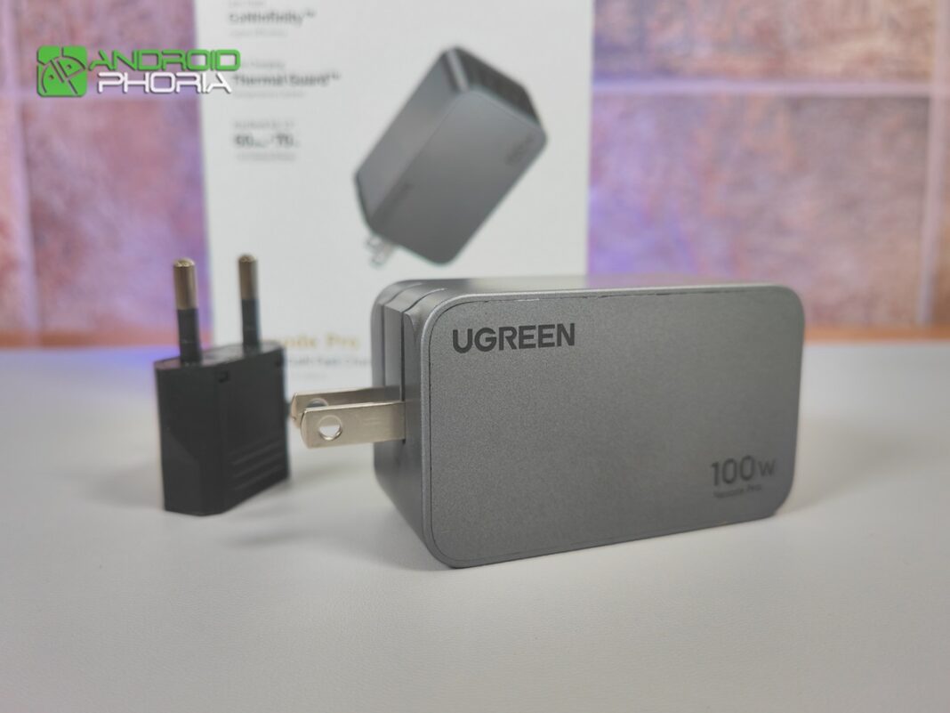 UGREEN Nexode Pro 100W clavija