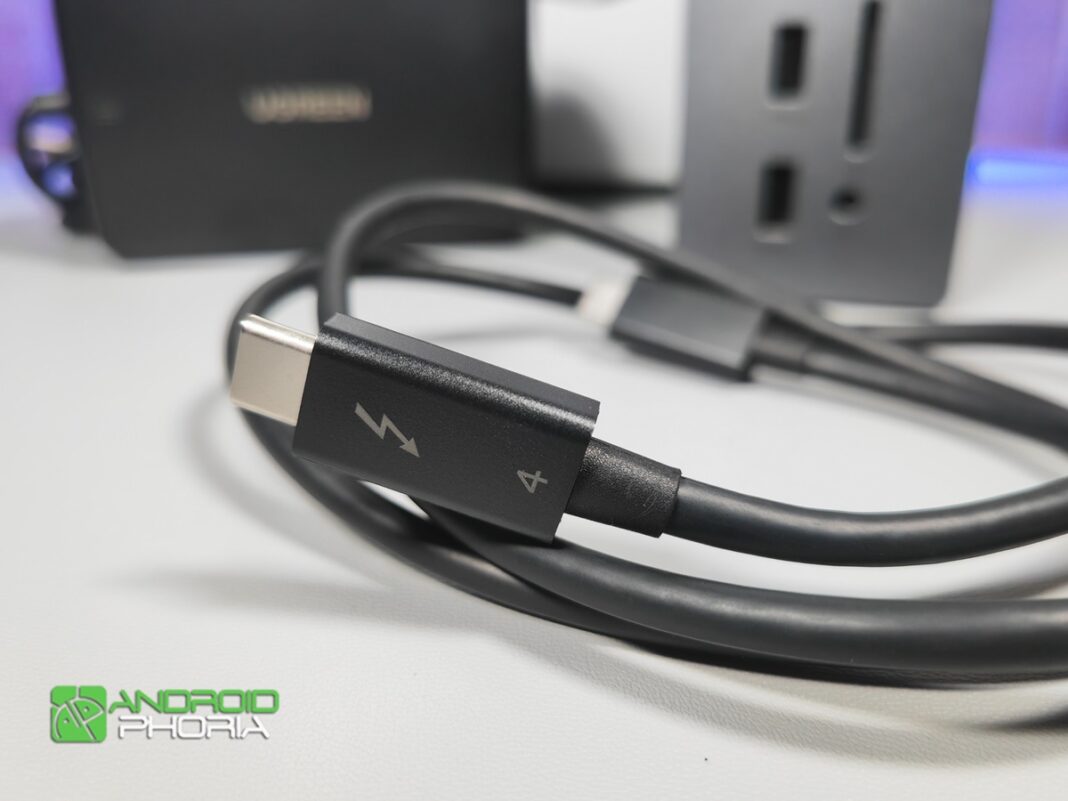 UGREEN Revodok MAX 213 cable usb-c thunderbolt 4