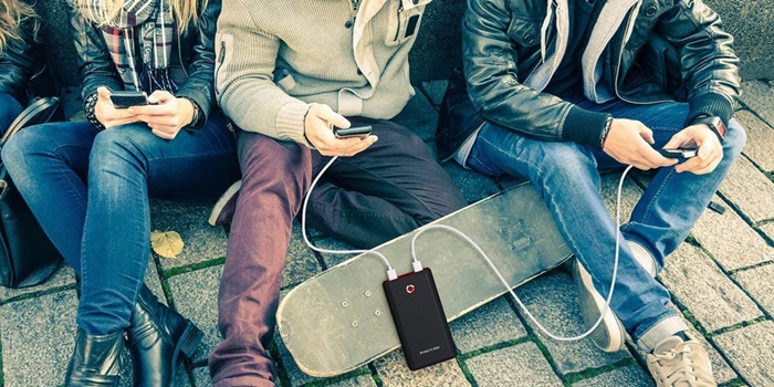 Usa un powerbank cuando no tengas luz