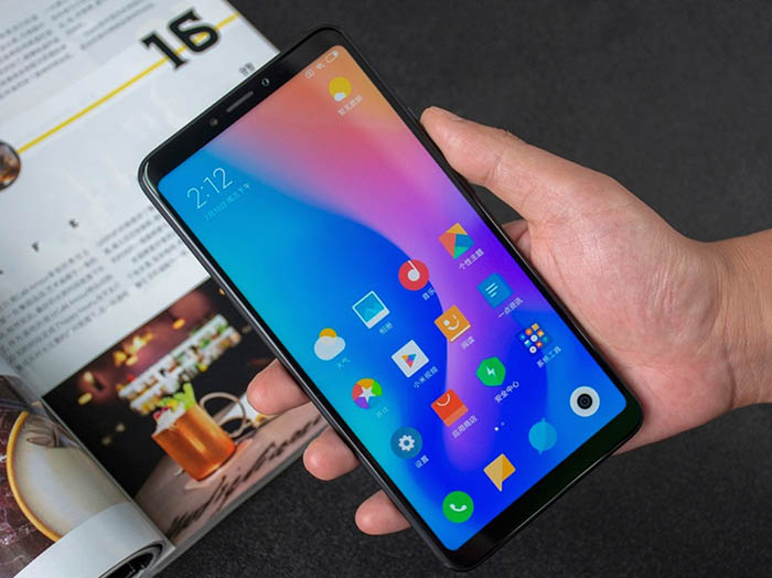 Xiaomi Mi Max 3 en mano