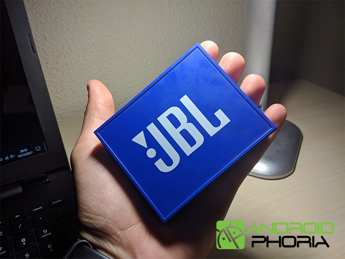 altavoz pequeno portatil potente jbl