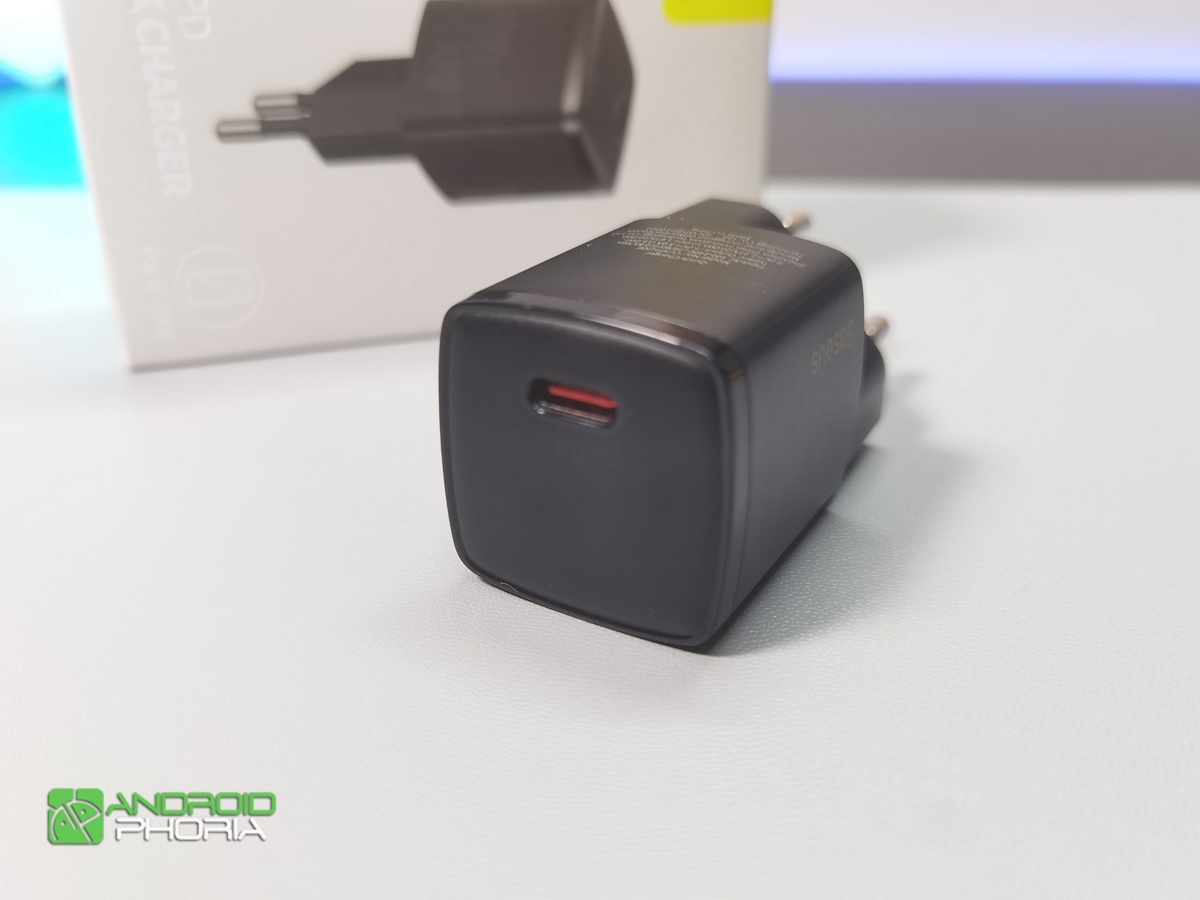 cargador baseus de 20 w puerto usb c