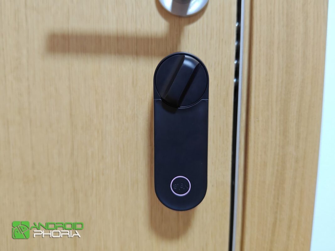 cerradura inteligente Yale Linus Smart Lock L2 instalada