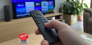 como resetear mando de fire tv