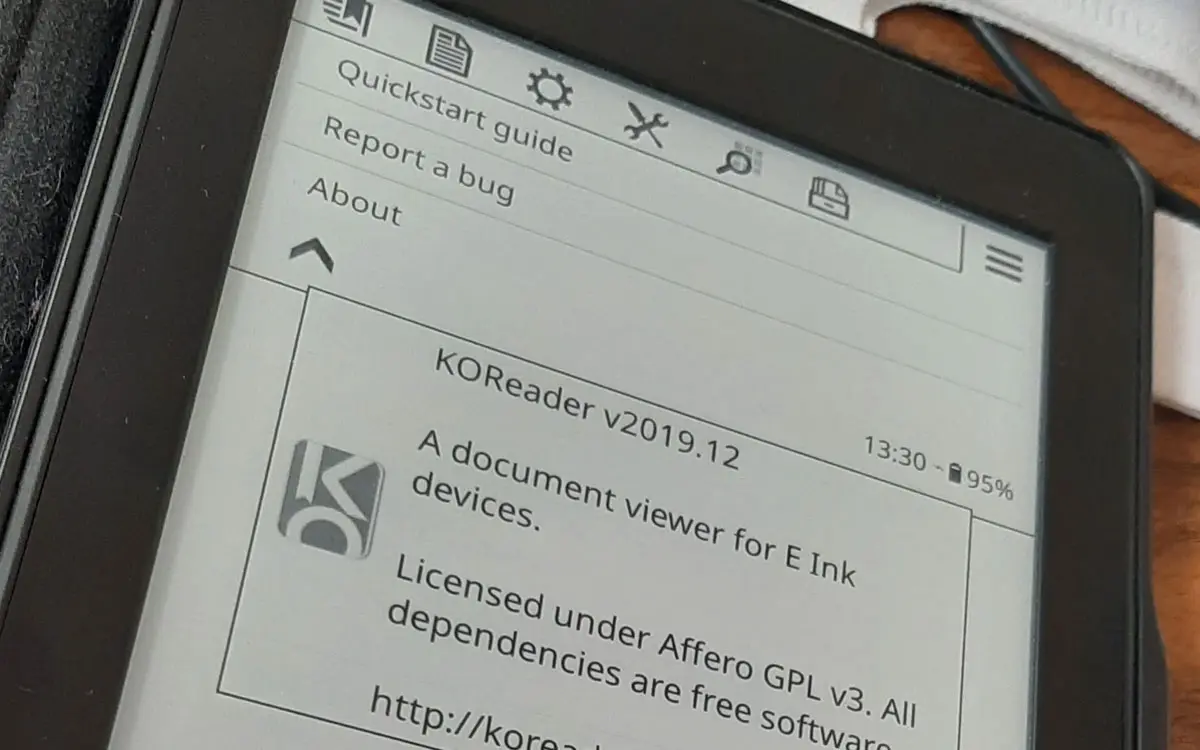 Un Amazon Kindle siendo usado como lector de documentos PDF