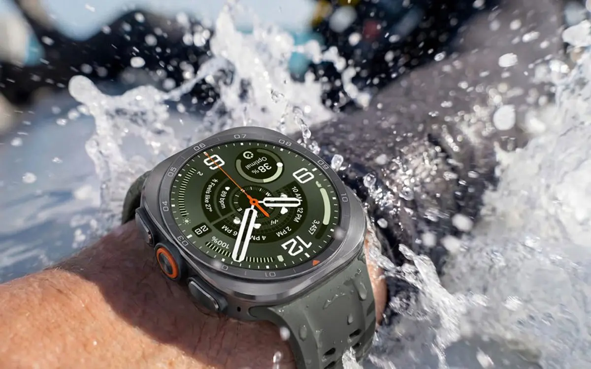 Imagen del Galaxy Watch Ultra2 resistiendo la inmersión