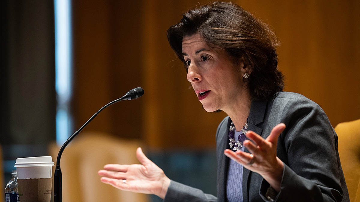 gina raimondo (secretaria de comercio USA) preocupada por huawei