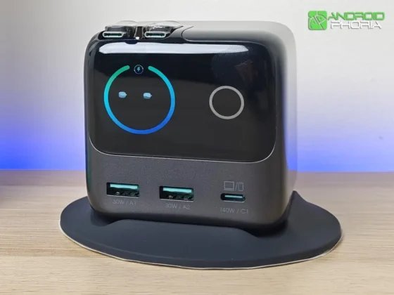 la pantalla del JOYROOM PODIX tiene un emoji animado