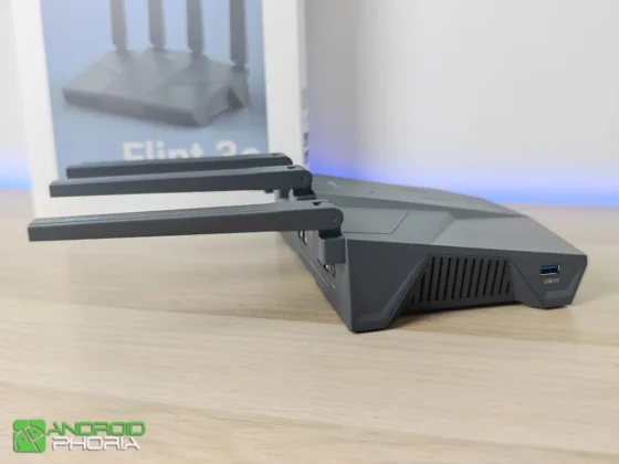 las antenas se pueden orientar facilmente router GL.iNet Flint 3e GL-BE6500