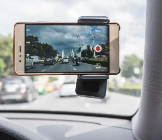 No necesitarás comprar una dashcam: estas aplicaciones convierten tu móvil en una Las 5 mejores apps para convertir tu móvil en una dashcam