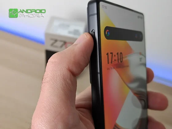 nubia Z70 Ultra accionando el interruptor alert slider