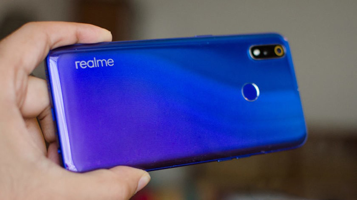 realme 3 parte trasera azul