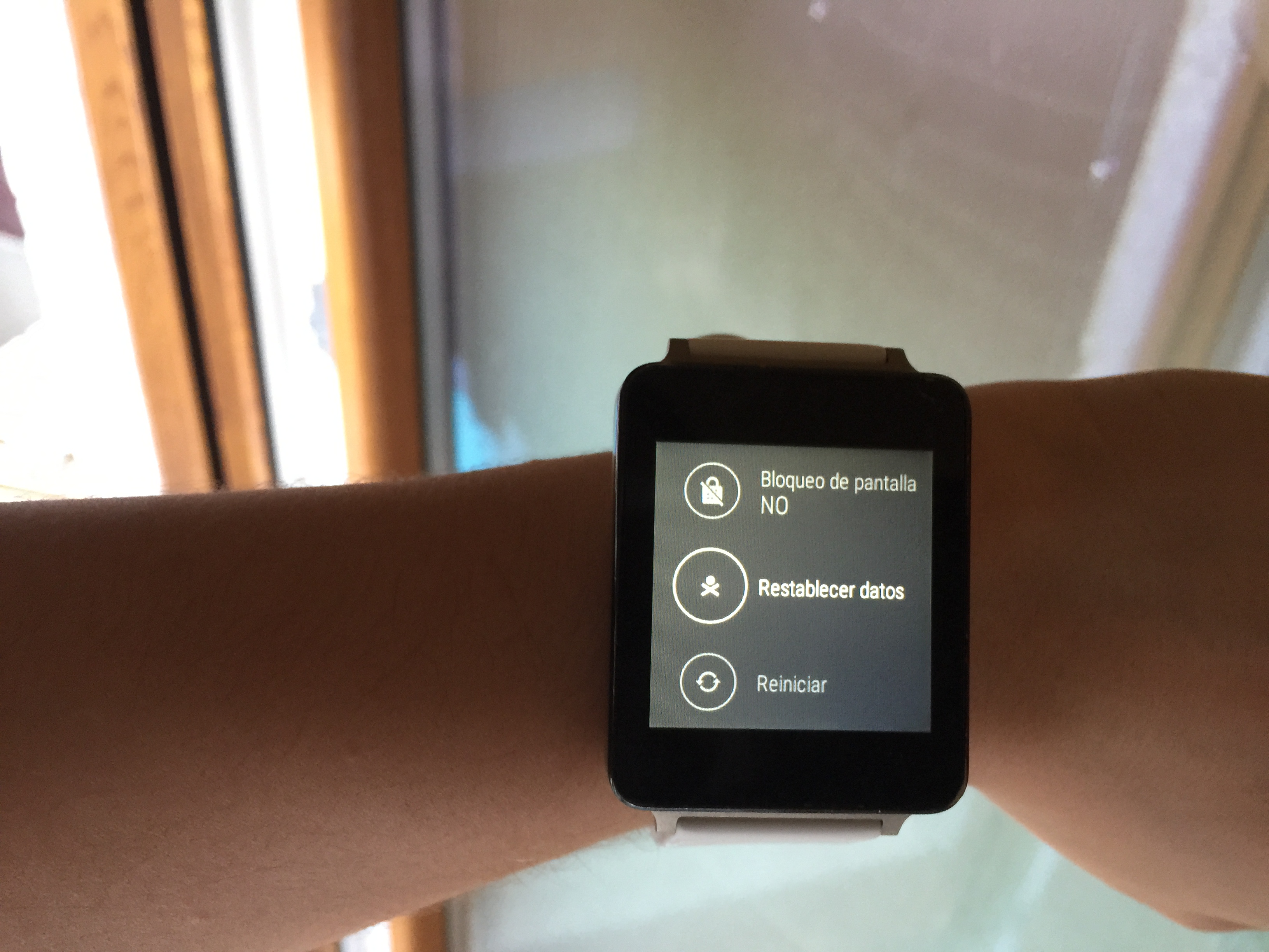 restablecer datos android wear